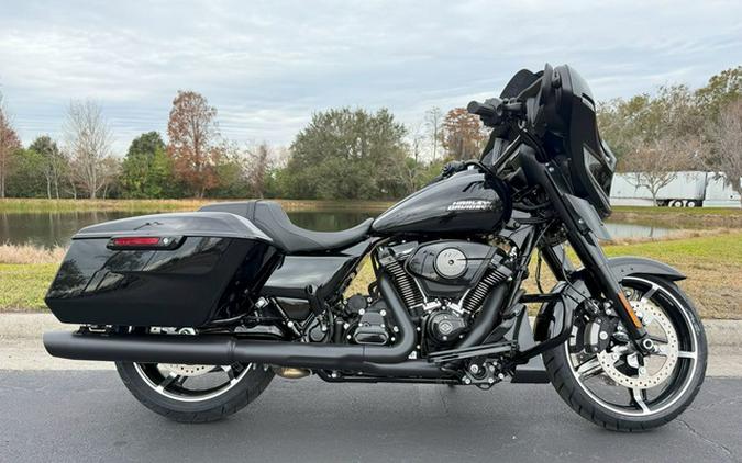 2025 Harley-Davidson FLHX - Street Glide