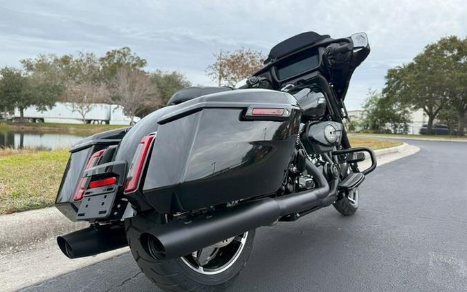 2025 Harley-Davidson FLHX - Street Glide