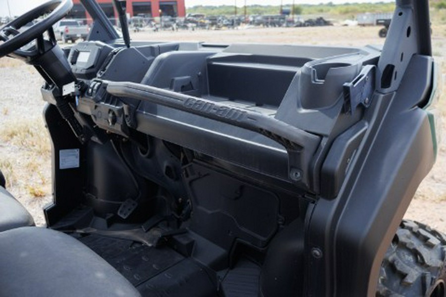 2025 Can-Am Defender HD9
