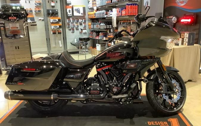 Harley-Davidson CVO™ Road Glide® ST 2024 FLTRXSTSE C10-24 Raven Metallic