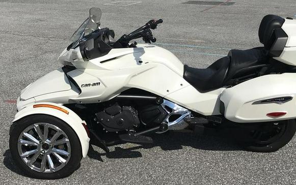 2017 Can-Am® Spyder® F3 Limited 6-Speed Semi-Automatic (SE6)