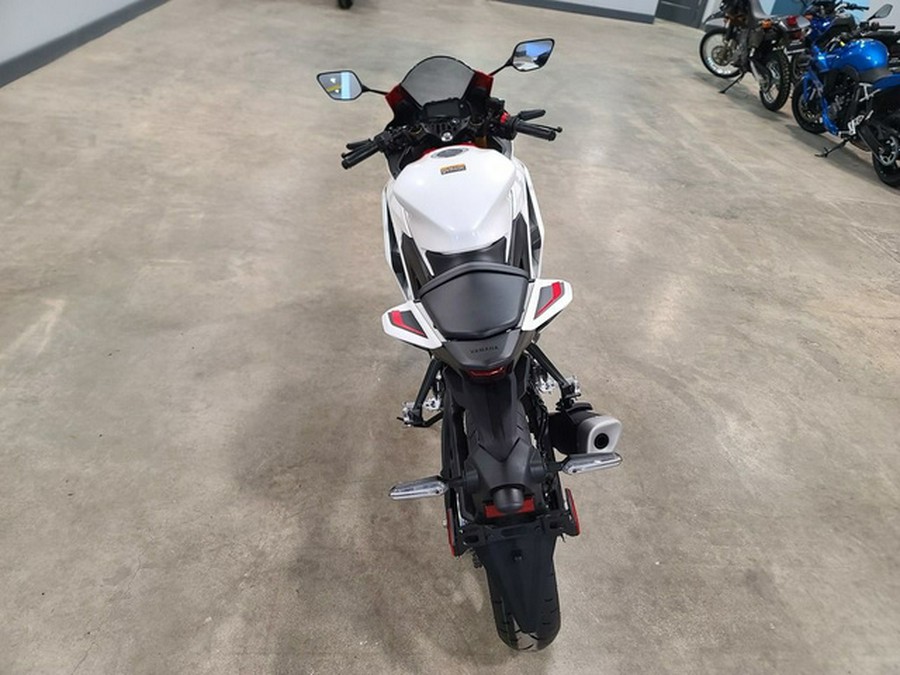 2026 Yamaha YZF R3 70Th Anniversary Edition