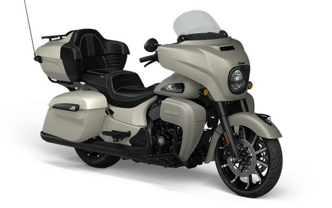 2023 Indian Motorcycle® Roadmaster® Dark Horse® Silver Quartz Smoke