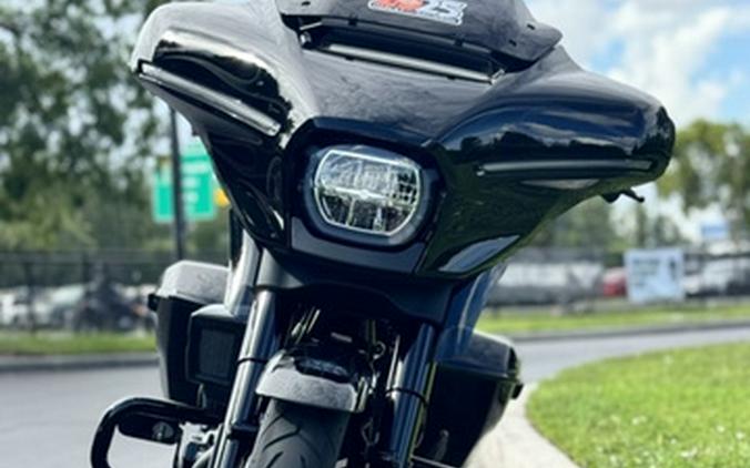 2025 Harley-Davidson FLHX - Street Glide