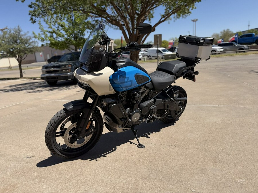 2022 Harley-Davidson® Pan America™ 1250 Special Fastback Blue/White Sand Pearl