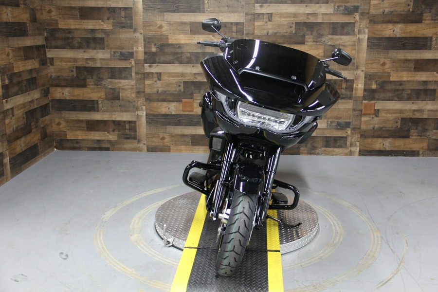 2024 Harley-Davidson Road Glide® Vivid Black - Black Finish