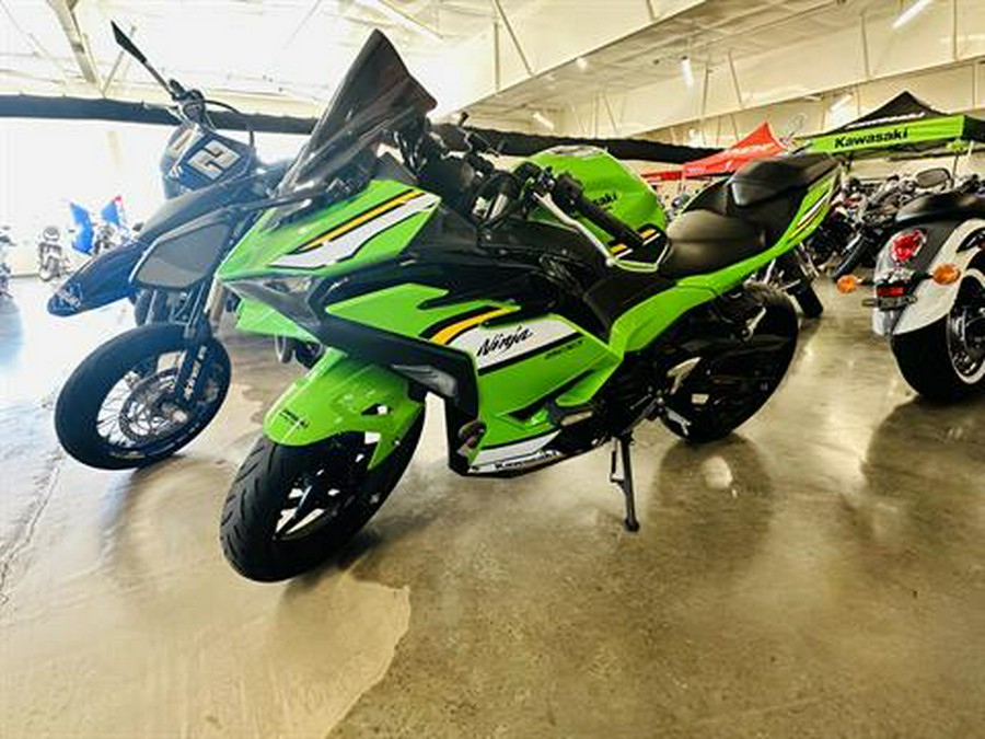 2025 Kawasaki Ninja 500 SE KRT Edition ABS