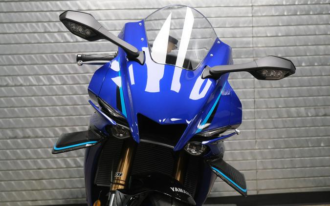 2026 YAMAHA YZF-R1