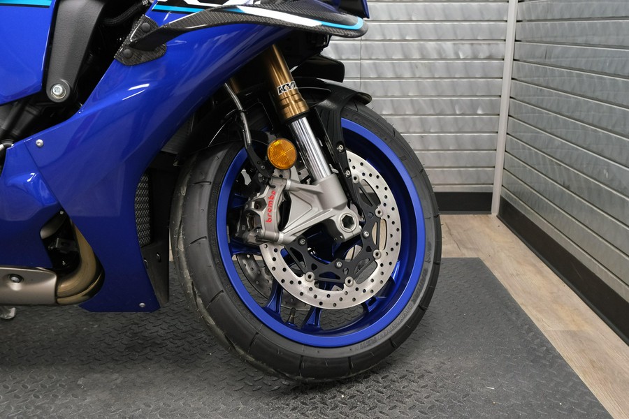 2026 YAMAHA YZF-R1