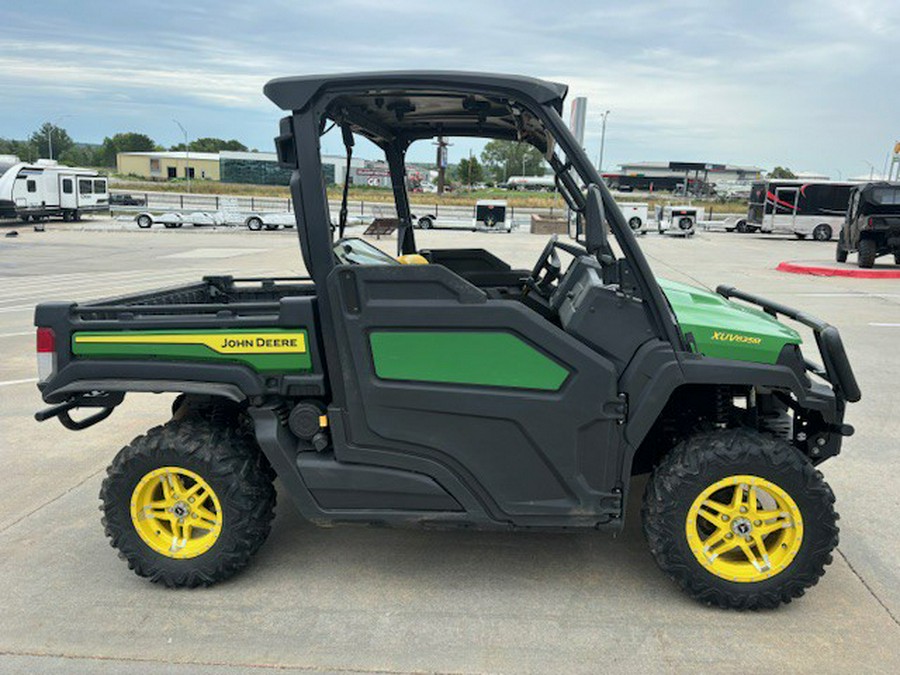 2021 John Deere XUV835M