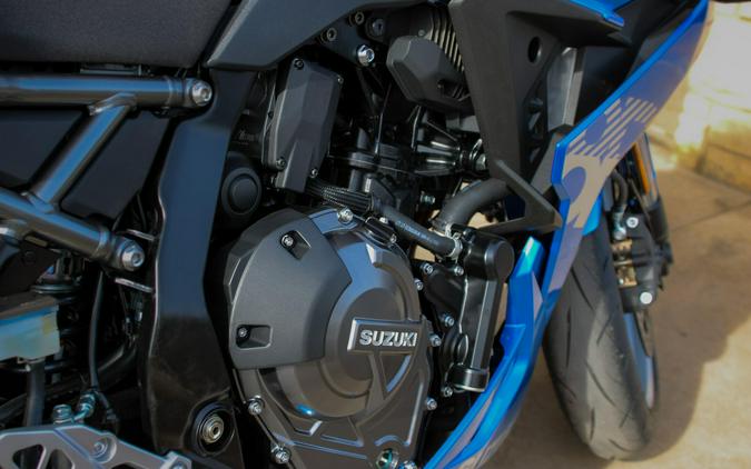 2025 SUZUKI GSX8R