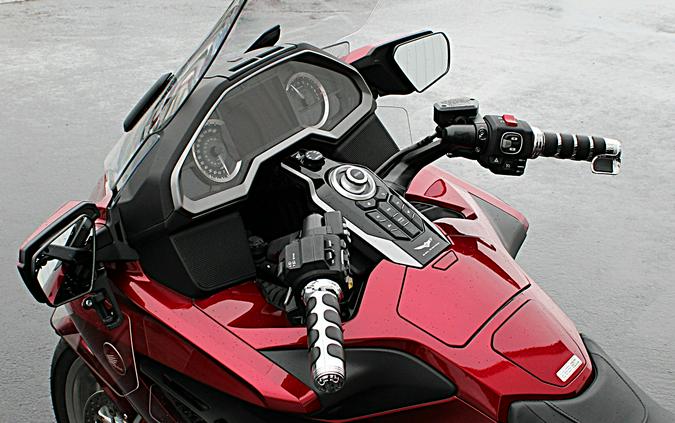 2018 HONDA Gold Wing Tour DCT