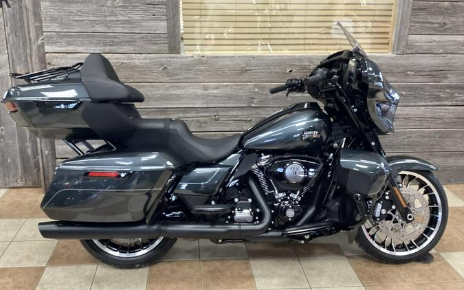 2026 Harley-Davidson® Street Glide Limited Iron Horse Metallic Black Trim