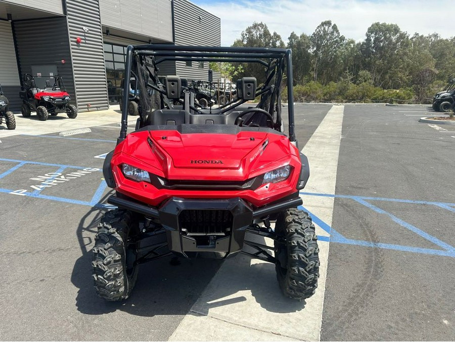 2025 Honda Pioneer 1000-6 Crew Deluxe