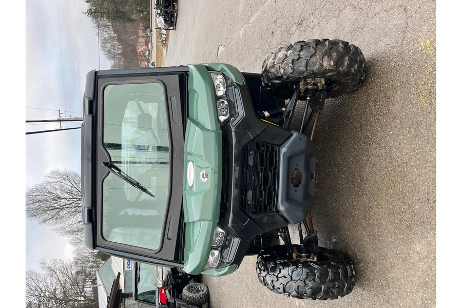 2023 Can-Am Defender MAX HD9