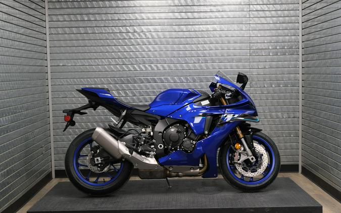 2026 YAMAHA YZF-R1