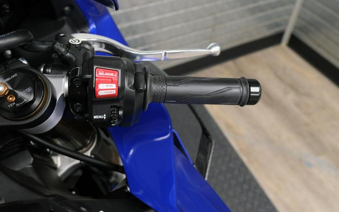 2026 YAMAHA YZF-R1
