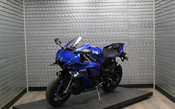 2026 YAMAHA YZF-R1
