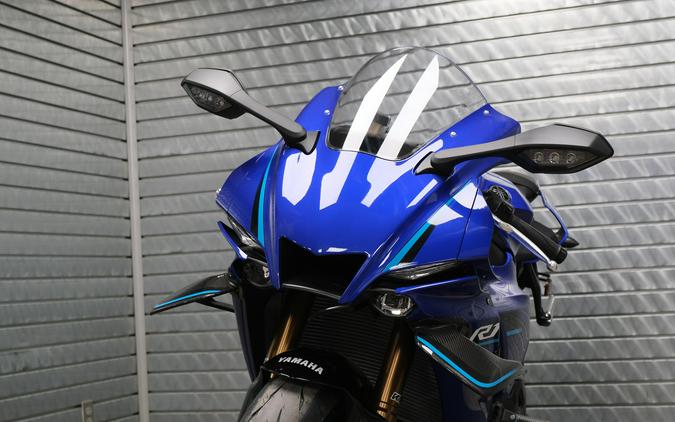 2026 YAMAHA YZF-R1