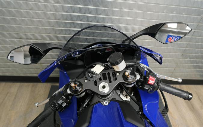 2026 YAMAHA YZF-R1