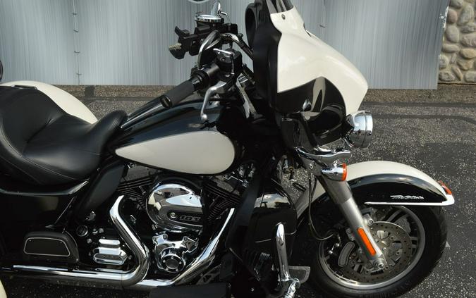 2016 Harley-Davidson® FLHTCUTG - Tri Glide® Ultra