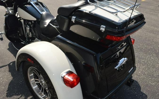 2016 Harley-Davidson® FLHTCUTG - Tri Glide® Ultra