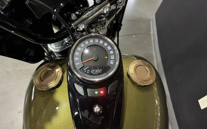 2018 Harley-Davidson Softail FLHC - Heritage Classic
