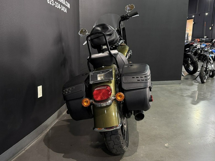 2018 Harley-Davidson Softail FLHC - Heritage Classic