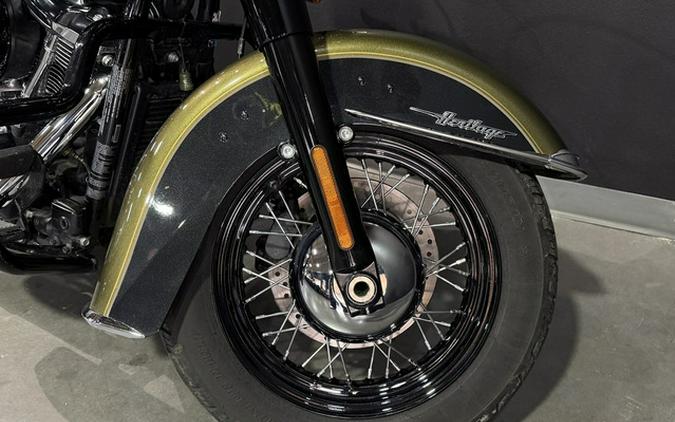 2018 Harley-Davidson Softail FLHC - Heritage Classic