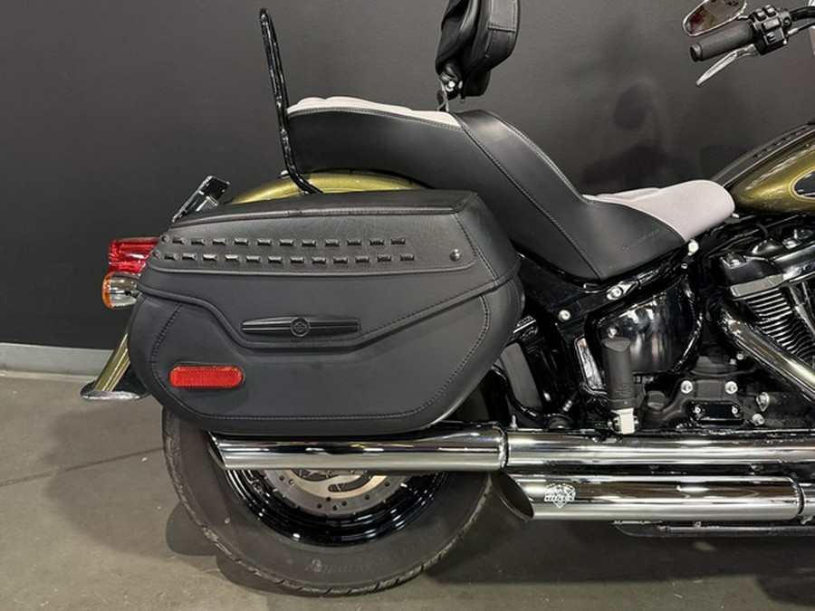 2018 Harley-Davidson Softail FLHC - Heritage Classic