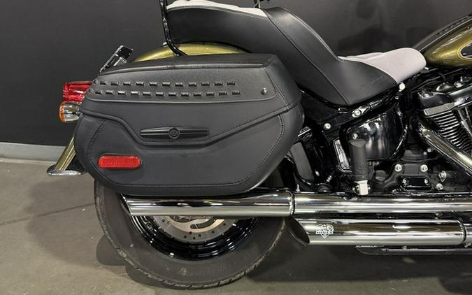 2018 Harley-Davidson Softail FLHC - Heritage Classic