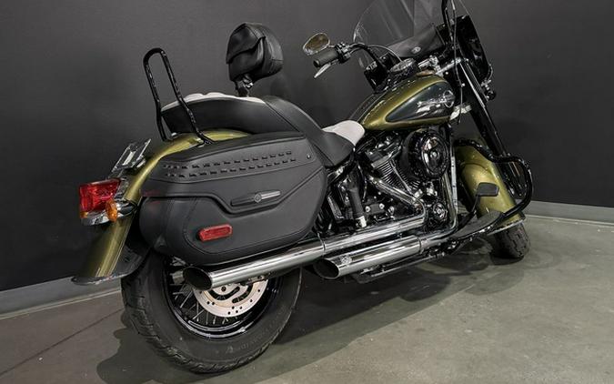 2018 Harley-Davidson Softail FLHC - Heritage Classic