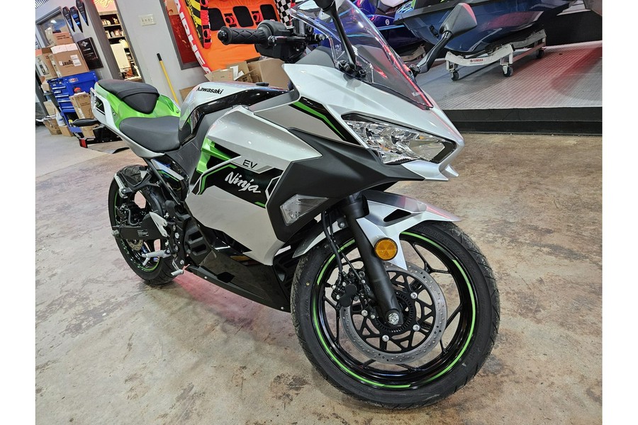 2024 Kawasaki Ninja® e-1 ABS