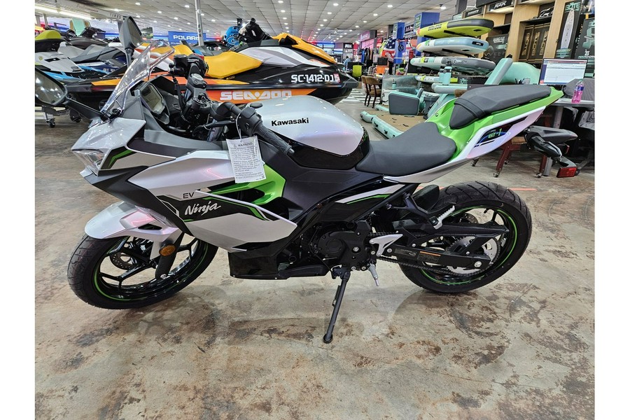 2024 Kawasaki Ninja® e-1 ABS