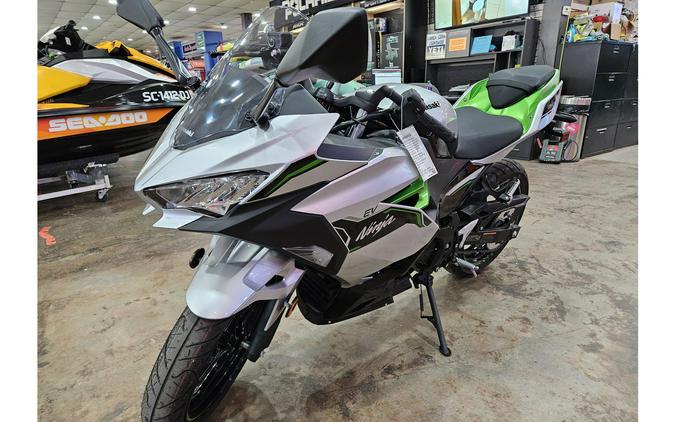 2024 Kawasaki Ninja® e-1 ABS