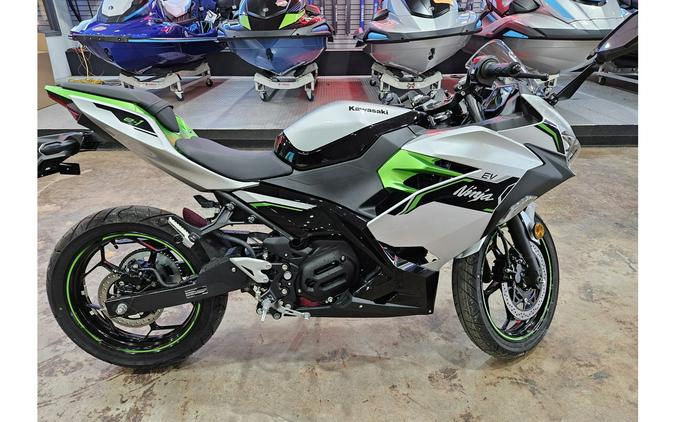 2024 Kawasaki Ninja® e-1 ABS