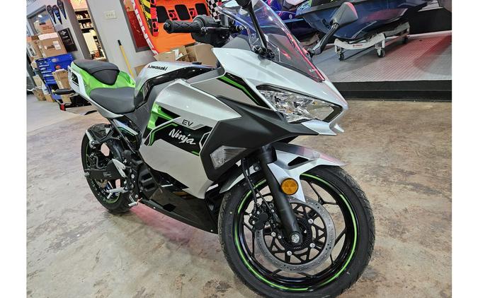 2024 Kawasaki Ninja® e-1 ABS