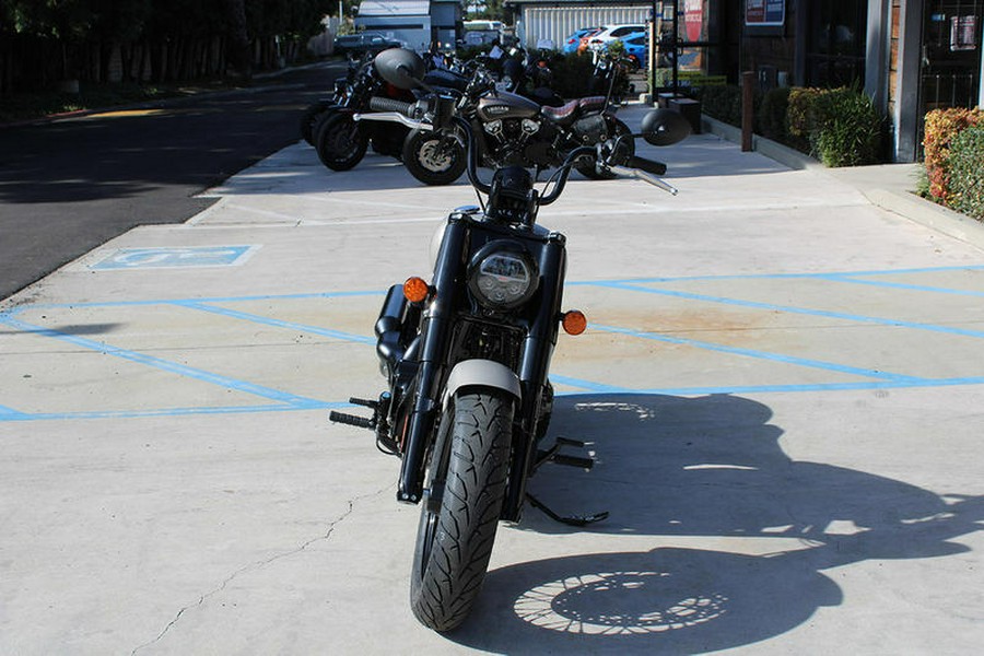 2023 Indian Motorcycle® Chief® Bobber Dark Horse® Silver Quartz Smoke