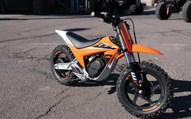 FIRST LOOK! THE ALUMINUM FRAMED 2024 KTM SX-E 2 IS COMING SOON