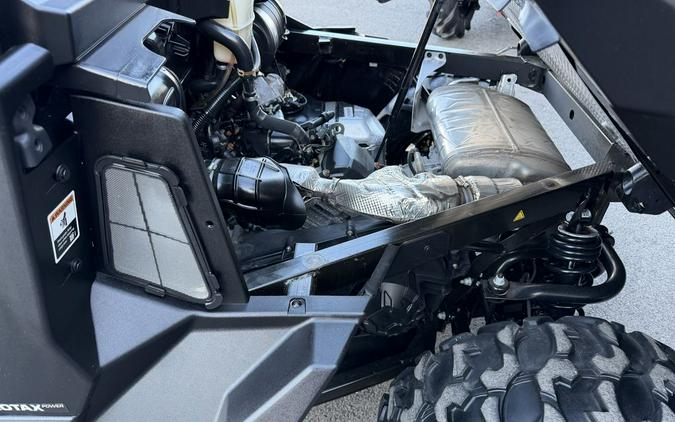 2023 Can-Am® Defender DPS HD9 Timeless Black