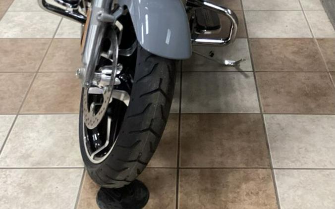 2026 Harley-Davidson® Street Glide® Dark Billiard Gray Chrome Trim