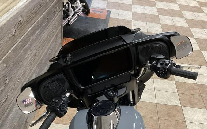 2026 Harley-Davidson® Street Glide® Dark Billiard Gray Chrome Trim