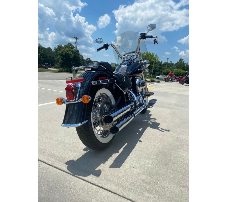 2017 Harley-Davidson Softail Deluxe Vivid Black