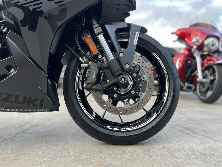 2025 Suzuki GSXS 8R