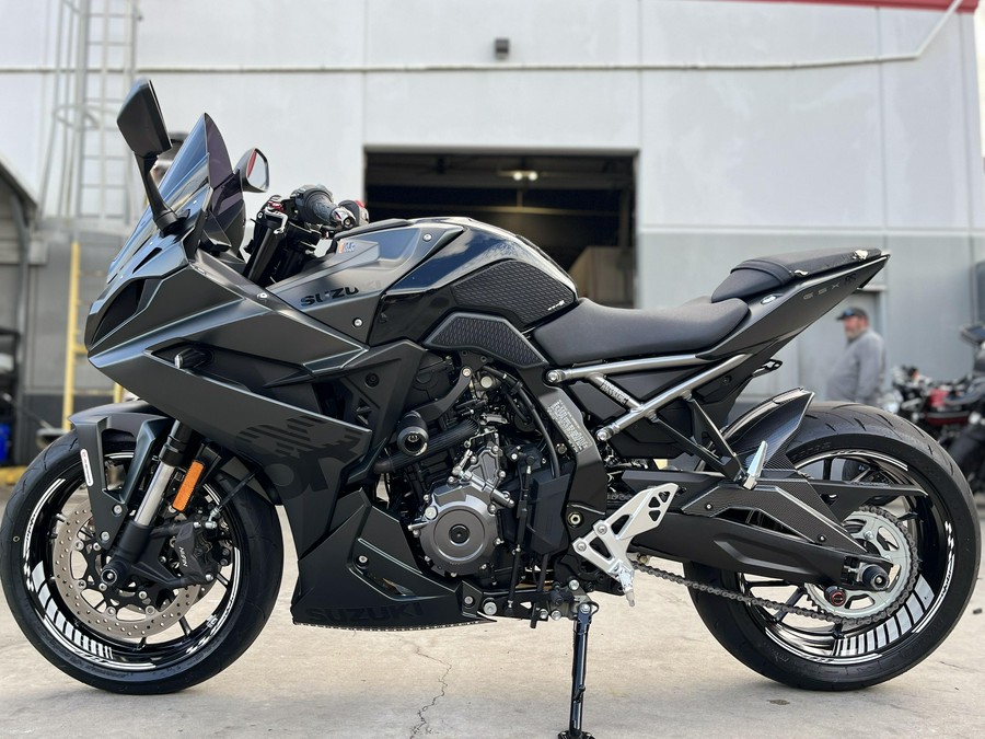 2025 Suzuki GSXS 8R