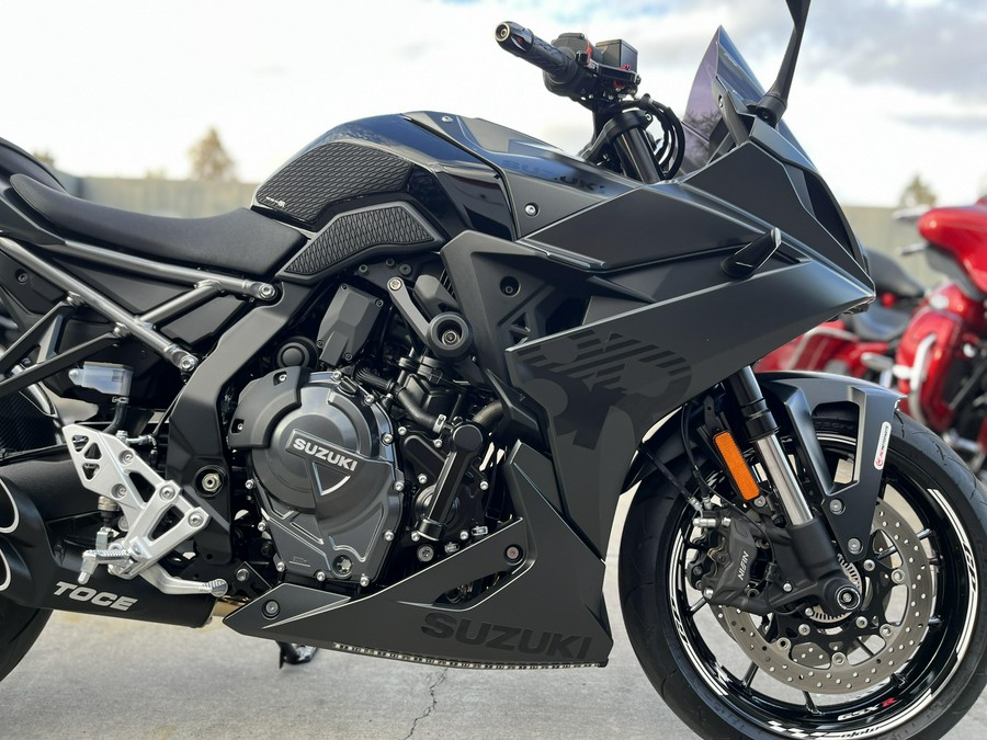 2025 Suzuki GSXS 8R