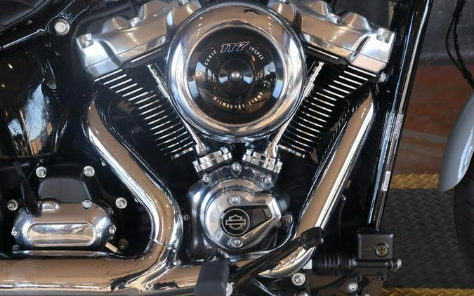 2025 Harley-Davidson® FXBB - Street Bob®