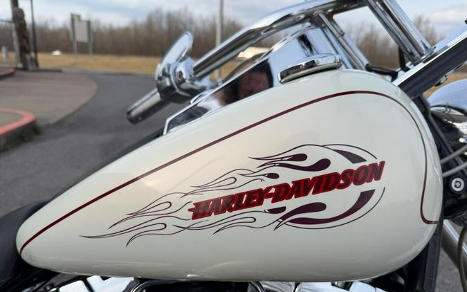 1999 Harley-Davidson® Wide Glide Pearl White