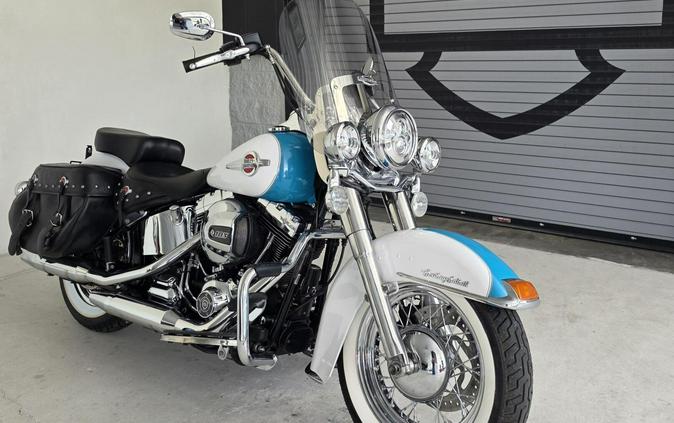 2017 Harley-Davidson® Heritage Softail® Classic Two-Tone Crushed Ice Pearl/Frosted Teal Pearl