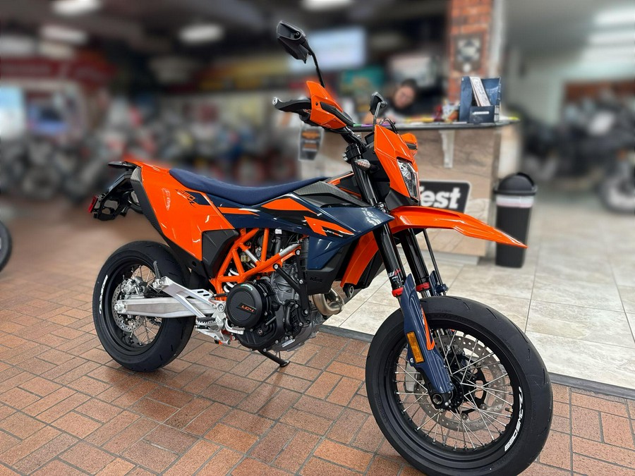 2026 KTM 690 SMC R